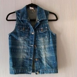 Icing top tank sz S-M color blue in good condition